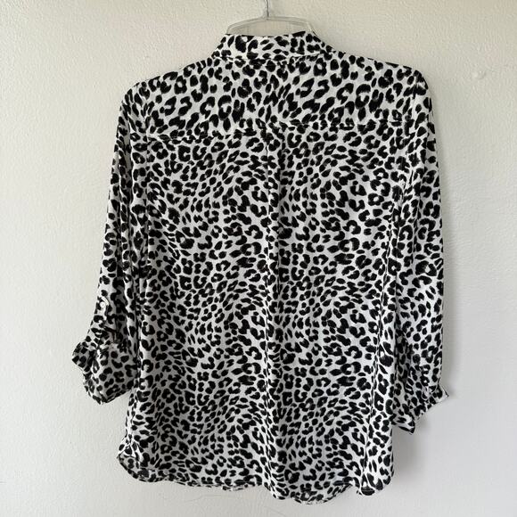 Talbots size L Animal print Buttondown blouse Roll Tab Sleeve - Picture 6 of 9